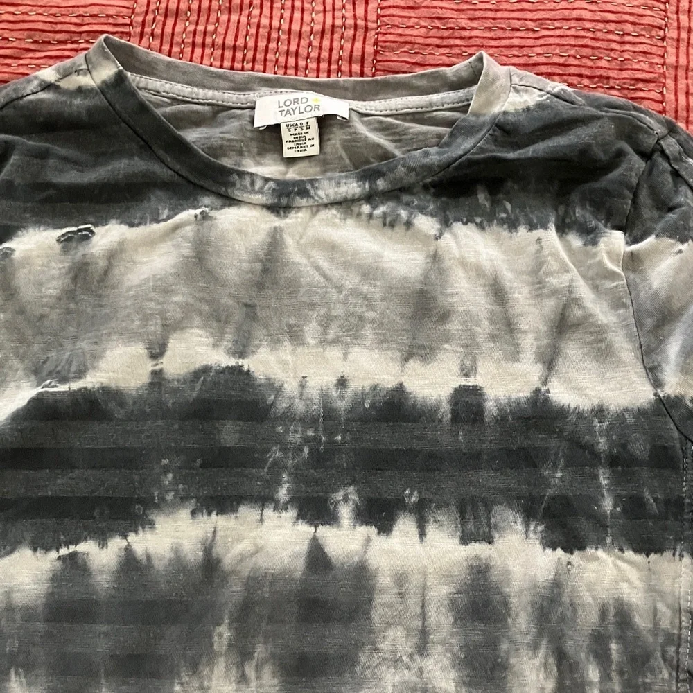 Women’s small Lord & Taylor tie dye with feminine cut - Picture 13 of 13
